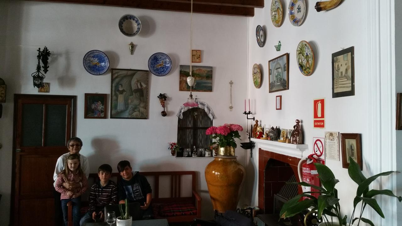 Hostal Restaurante Playa Colonia de Sant Jordi Екстер'єр фото