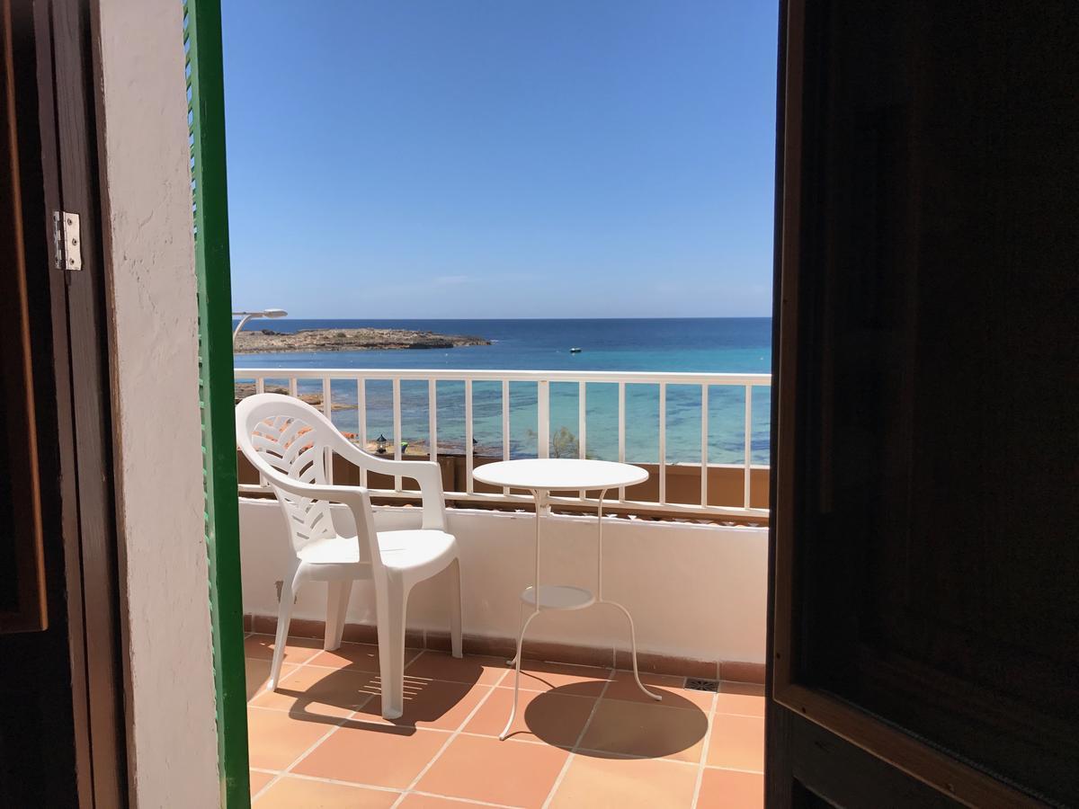 Hostal Restaurante Playa Colonia de Sant Jordi Екстер'єр фото