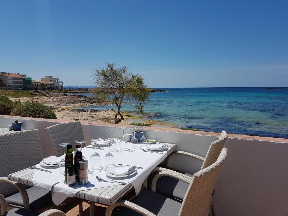 Hostal Restaurante Playa Colonia de Sant Jordi Екстер'єр фото